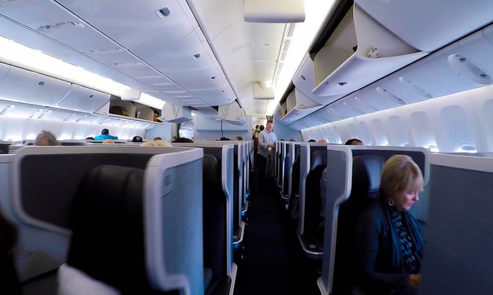 Review: American Airlines AA72 Business Class B789-9 SYD - LAX