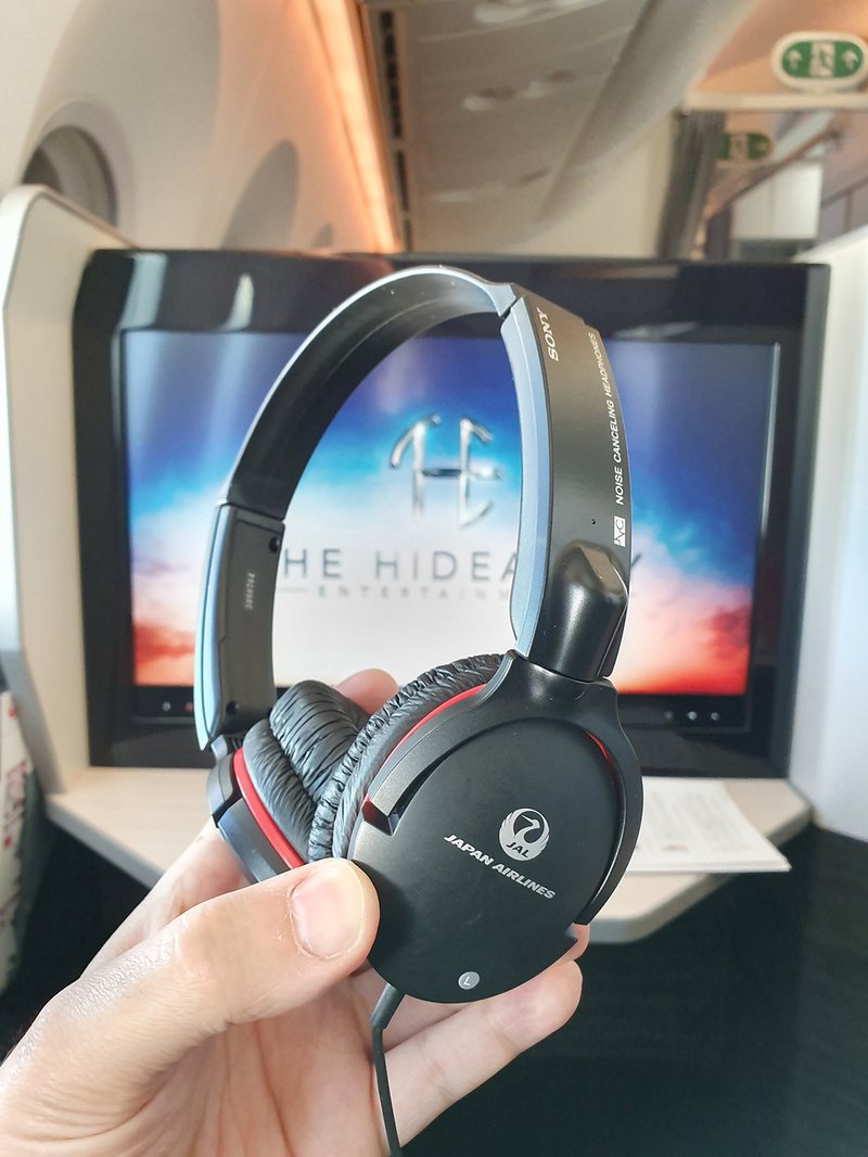 Noise cancelling headphones were provided. They were of acceptable quality, but they are not as good as the likes of Bose QC35s.