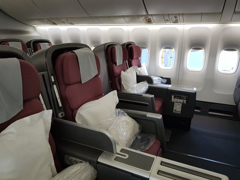 The lower deck Business Class cabin on the Qantas 747.